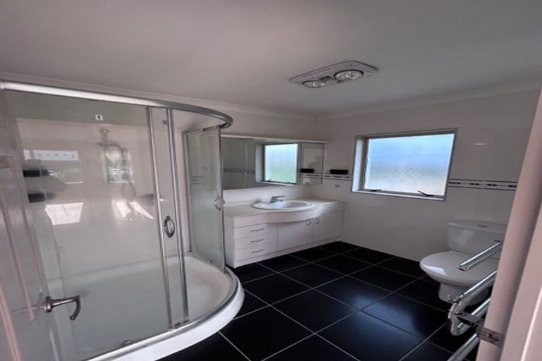 Photo of property in 42 Ballymore Drive, Pinehill, Auckland, 0632