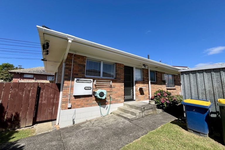 Photo of property in 1/101 Mcleod Road, Te Atatu South, Auckland, 0610