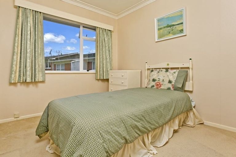 Photo of property in 1/19 Pupuke Road, Takapuna, Auckland, 0622