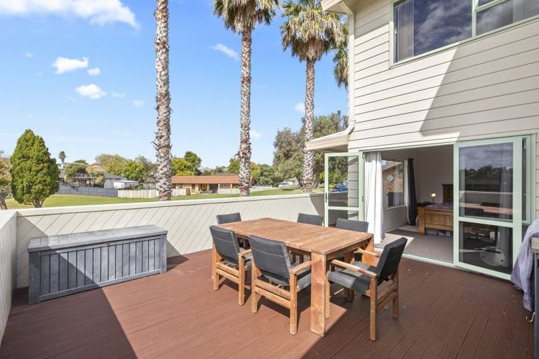 Photo of property in 37 Riverside Drive, Waiuku, 2123