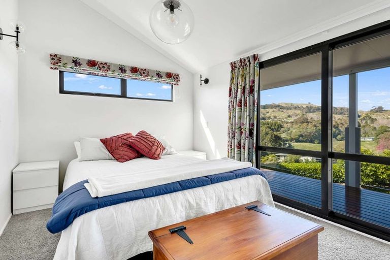 Photo of property in 37 Hikanui Drive, Havelock North, 4130