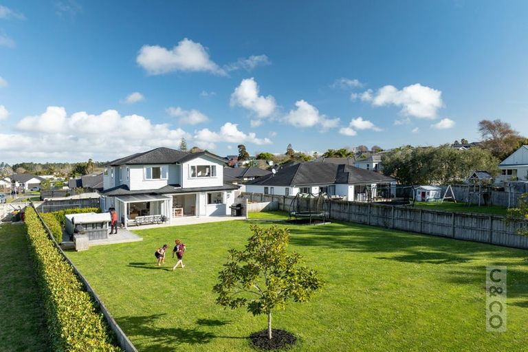 Photo of property in 11 Kahika Grove, Huapai, Kumeu, 0810