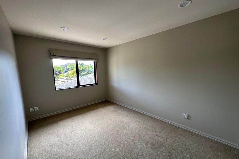 Photo of property in 11 Whiteways Drive, Dairy Flat, Albany, 0792