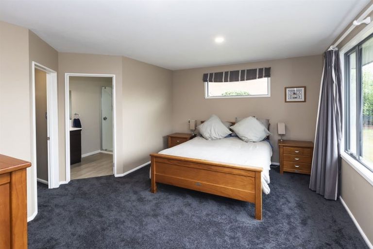 Photo of property in 7 Napoleon Close, Harewood, Christchurch, 8051