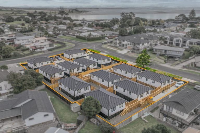 Photo of property in 17 Lane Road, Weymouth, Auckland, 2103
