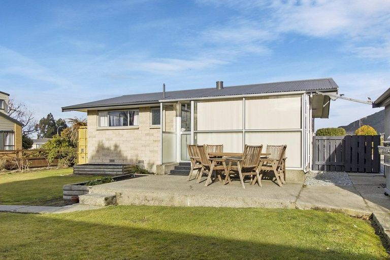 Photo of property in 3 Saul Shrives Place, Waimate, 7924