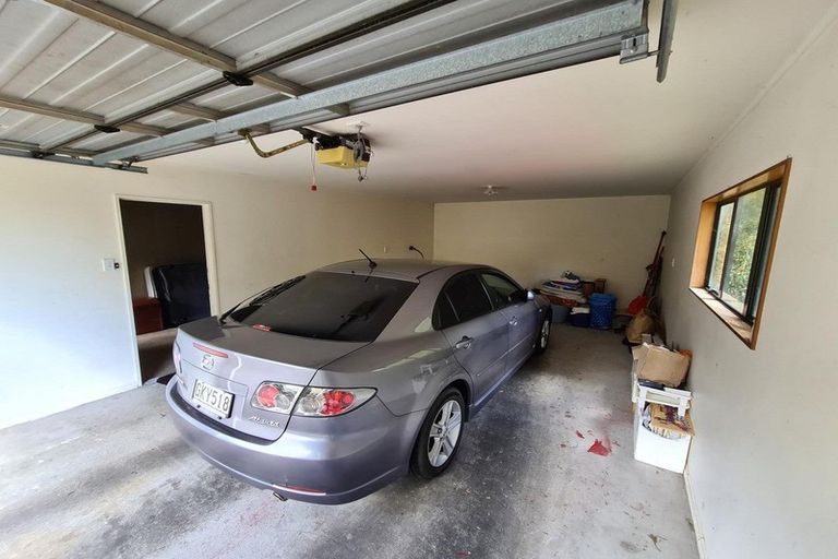 Photo of property in 1/96 Edmonton Road, Henderson, Auckland, 0612