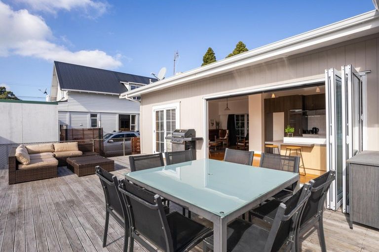 Photo of property in 25 Barriball Street, Fitzroy, New Plymouth, 4312