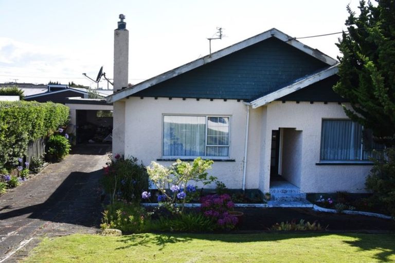 Photo of property in 19 Record Street, Fitzroy, New Plymouth, 4312