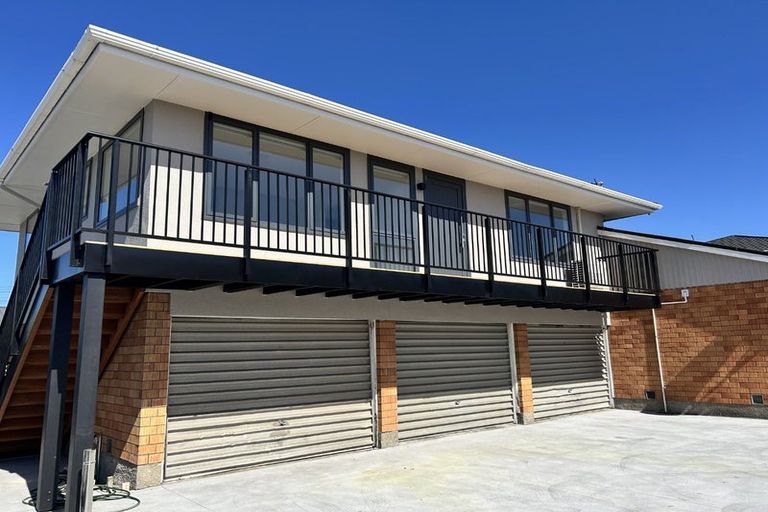 Photo of property in 2/7 Division Street, Riccarton, Christchurch, 8041