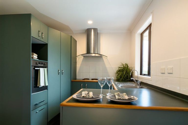 Photo of property in 30 Cabeleigh Drive, Helensville, 0800