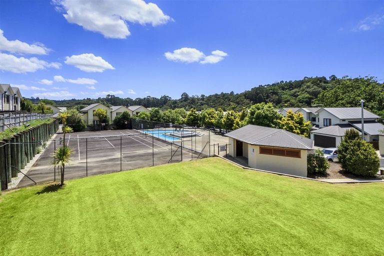 Photo of property in 5/11 The Avenue, Albany, Auckland, 0632