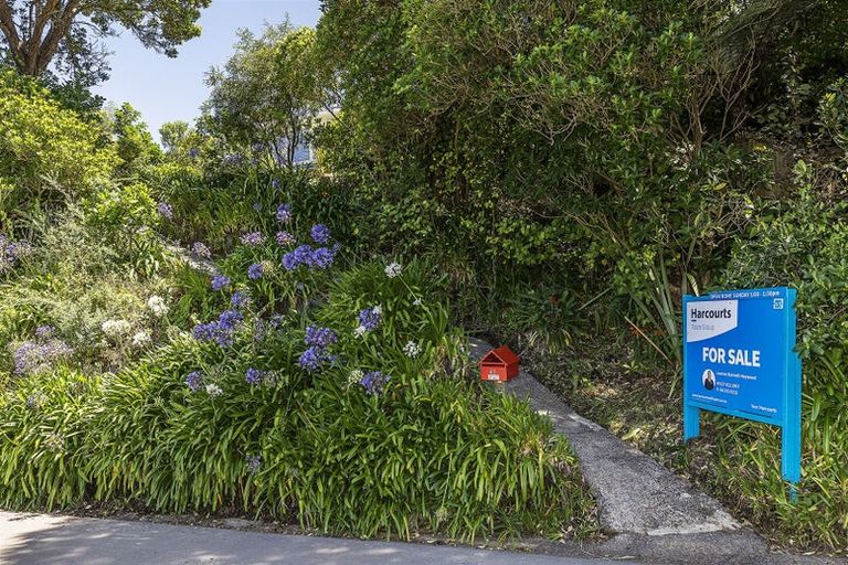 Photo of property in 65 Airlie Road, Plimmerton, Porirua, 5026