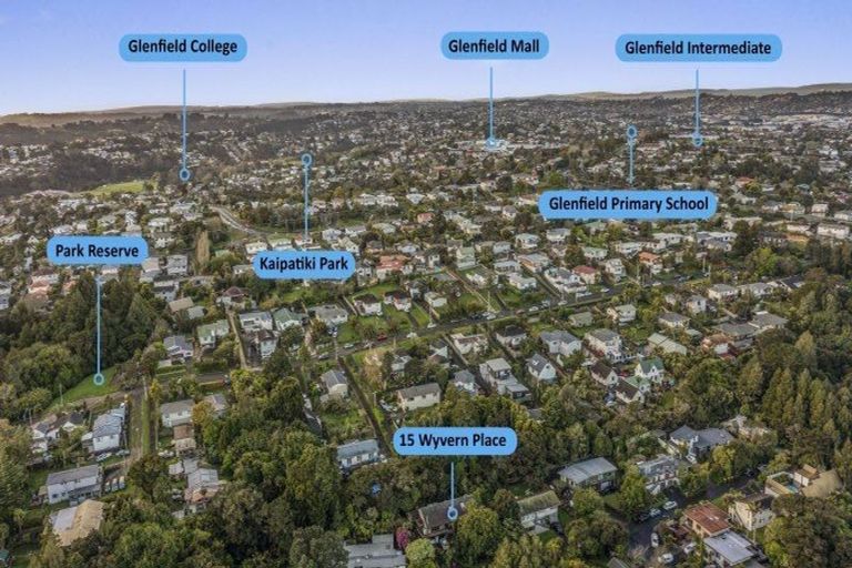 Photo of property in 15 Wyvern Place, Glenfield, Auckland, 0629