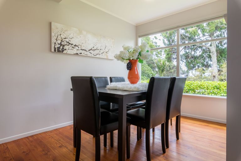 Photo of property in 10 Tawini Road, Titirangi, Auckland, 0604