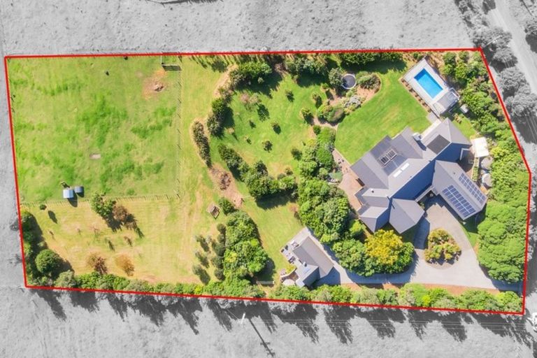 Photo of property in 29 Shine Road, South Head, Helensville, 0874