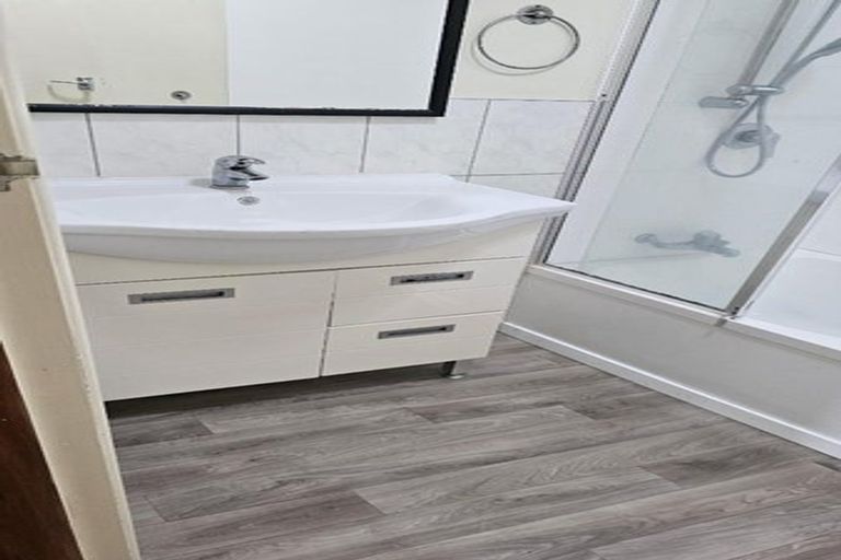 Photo of property in 4 Ranui Avenue, Ranui, Auckland, 0612