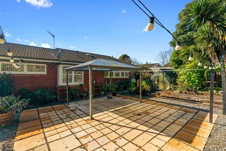 Photo of property in 27 Lawrence Crescent, Hillpark, Auckland, 2102