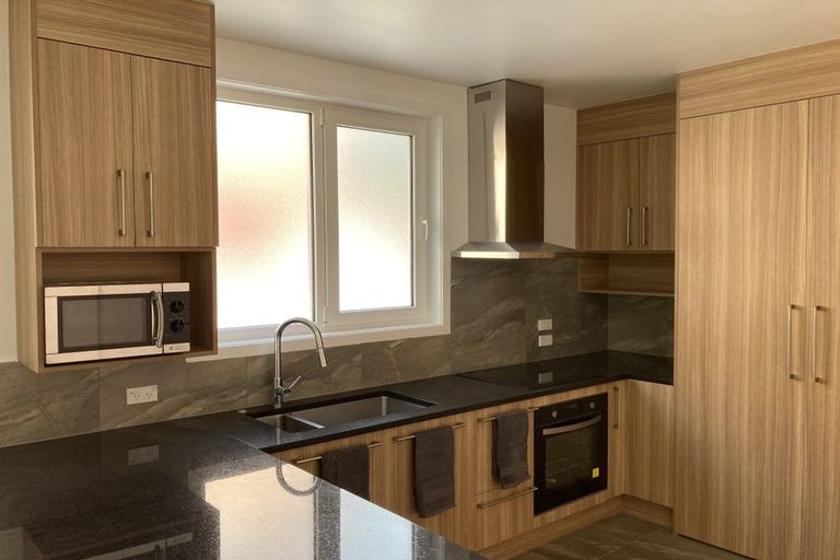 Photo of property in 54a Vandeleur Avenue, Birkdale, Auckland, 0626