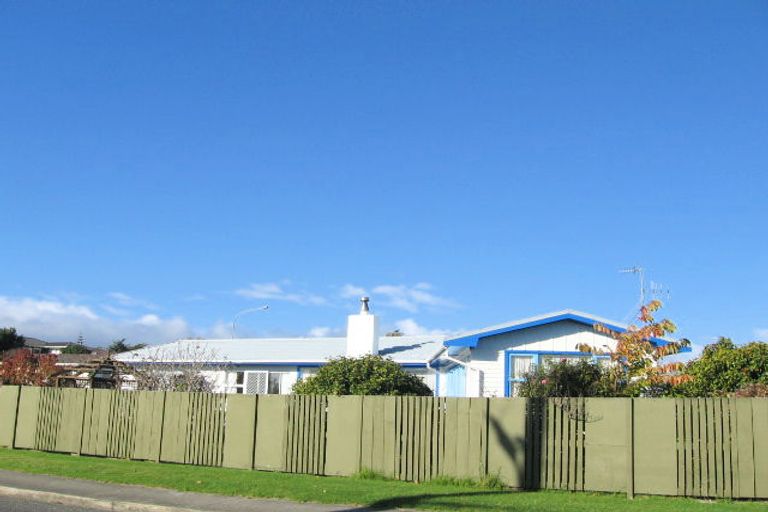 Photo of property in 44 Francis Road, Paraparaumu Beach, Paraparaumu, 5032