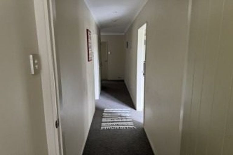 Photo of property in 73 Guildford Drive, Paraparaumu, 5032