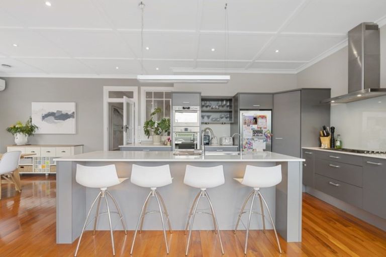 Photo of property in 31 Glen Road, Mornington, Dunedin, 9011