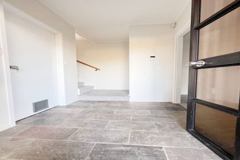 Photo of property in 2/9 Billabong Place, Botany Downs, Auckland, 2010