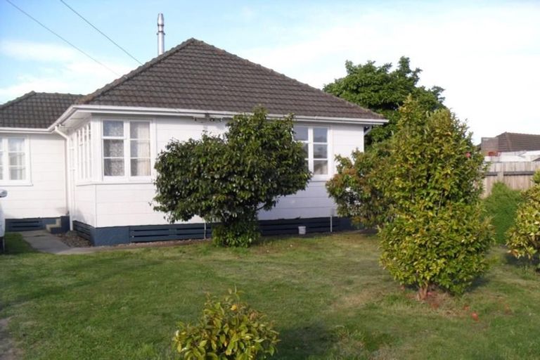 Photo of property in 9 Virgil Place, Northcote, Christchurch, 8052