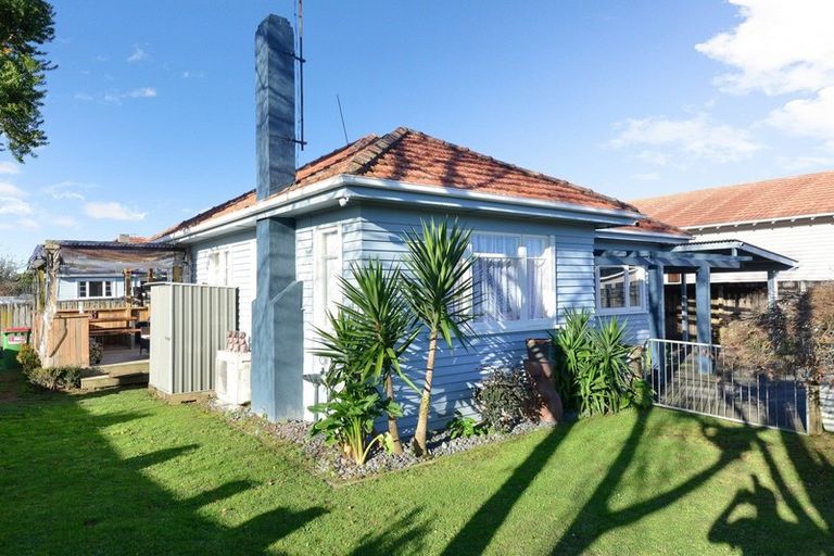 Photo of property in 56 Haultain Street, Fairfield, Hamilton, 3214