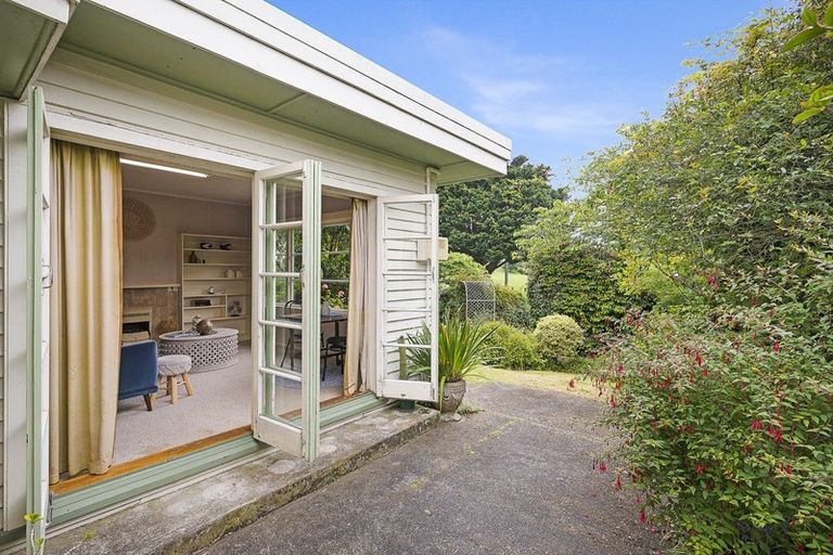 Photo of property in 28 Weka Road, Raumati Beach, Paraparaumu, 5032