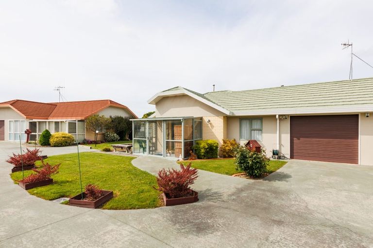 Photo of property in 4 Foxtail Fern, Kelvin Grove, Palmerston North, 4414