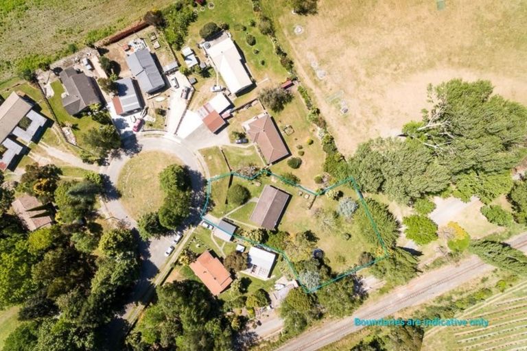 Photo of property in 35 Shaw Road, Eskdale, Napier, 4182