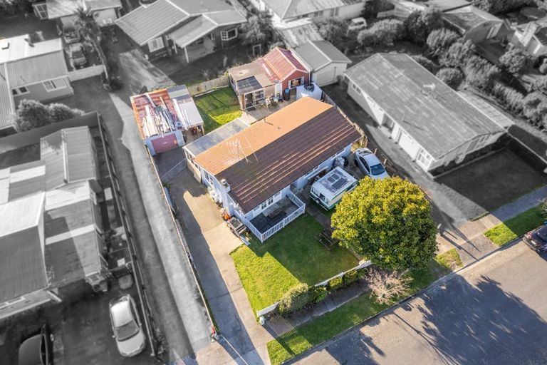 Photo of property in 52 Longfellow Street, Trentham, Upper Hutt, 5018