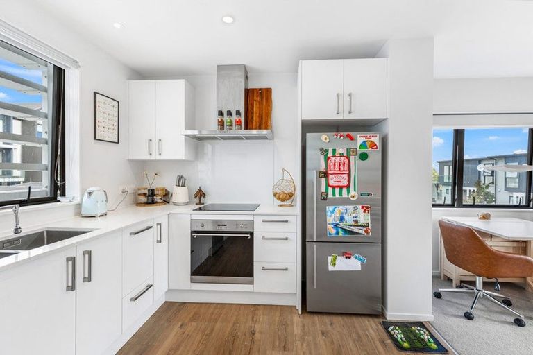 Photo of property in 9 Glenae Lane, Hobsonville, Auckland, 0618