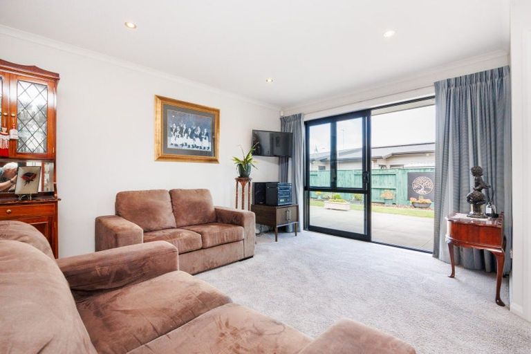Photo of property in 54 Rosalie Terrace, Kelvin Grove, Palmerston North, 4414