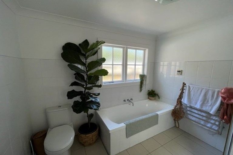 Photo of property in 281 Muritai Road, Eastbourne, Lower Hutt, 5013