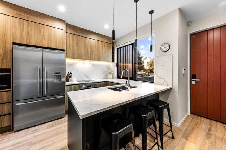 Photo of property in 42 Glidepath Road, Hobsonville, Auckland, 0616