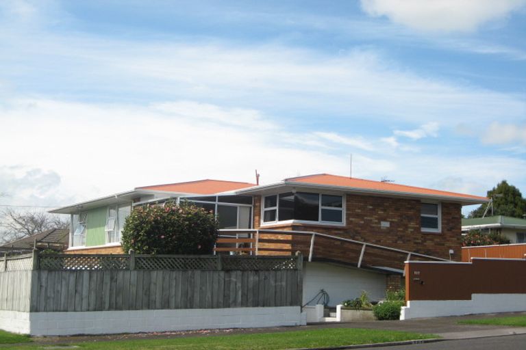 Photo of property in 107 Govett Avenue, Frankleigh Park, New Plymouth, 4310