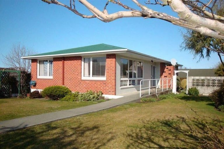 Photo of property in 2 Hill View Crescent, Highfield, Timaru, 7910