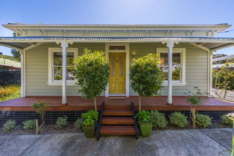 Photo of property in 58 Hampden Street, Picton, 7220