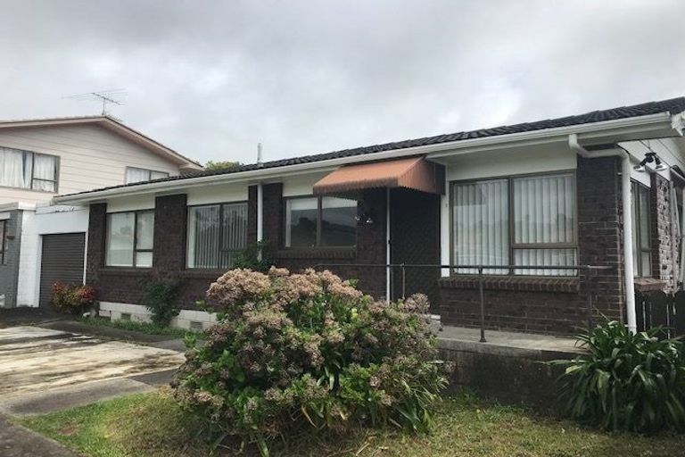 Photo of property in 45a Kurnell Drive, Botany Downs, Auckland, 2010