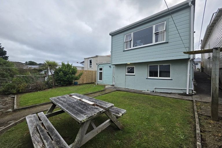 Photo of property in 16 Picton Avenue, Newtown, Wellington, 6021