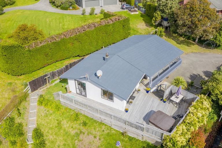 Photo of property in 4 Frimley Terrace, Waikanae Beach, Waikanae, 5036