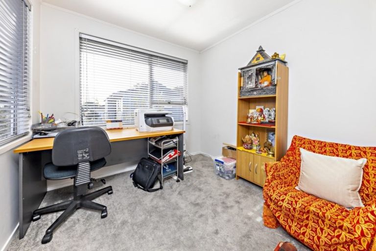 Photo of property in 34 Frobisher Way, Clendon Park, Auckland, 2103