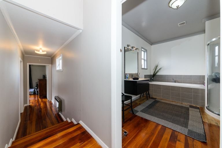 Photo of property in 89 Churchill Avenue, Hokowhitu, Palmerston North, 4410