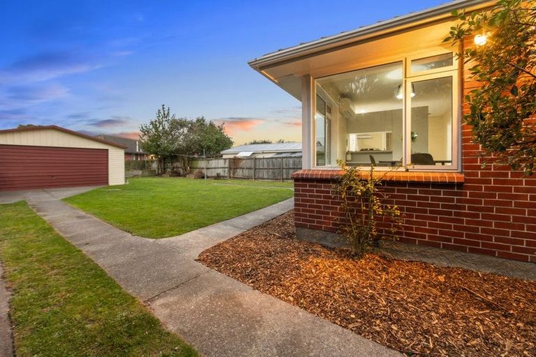 Photo of property in 22 Mappleton Avenue, Burnside, Christchurch, 8053