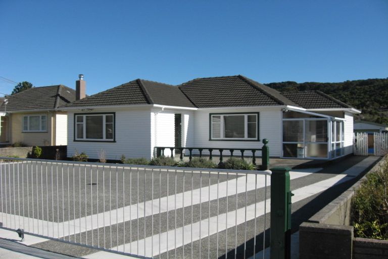 Photo of property in 43 Moohan Street, Wainuiomata, Lower Hutt, 5014