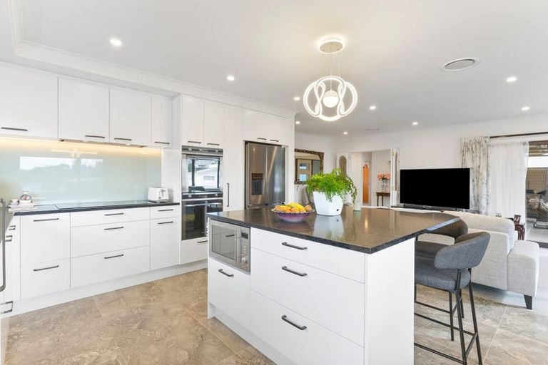 Photo of property in 32 Amante Crescent, Mairangi Bay, Auckland, 0630