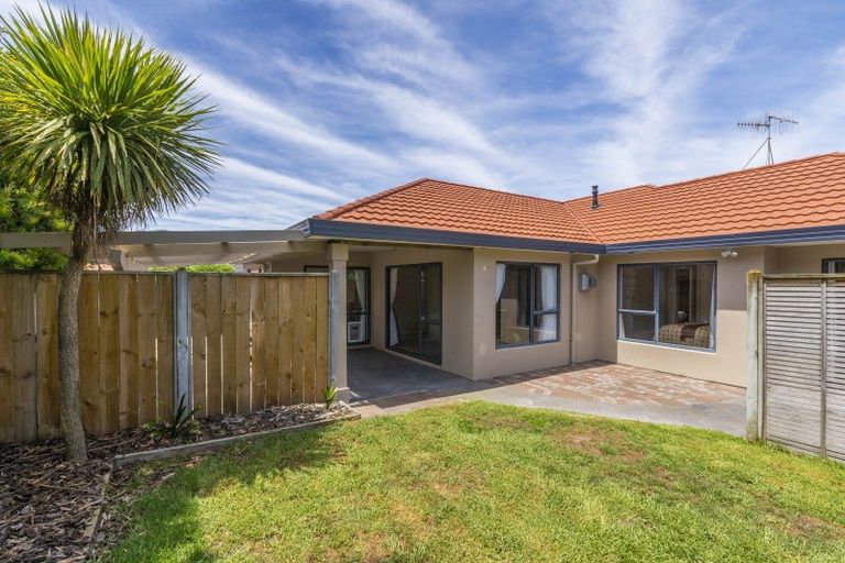 Photo of property in 10 Lorna Irene Drive, Raumati South, Paraparaumu, 5032