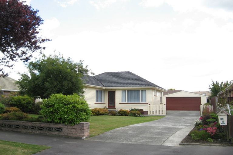 Photo of property in 39 Charlcott Street, Burnside, Christchurch, 8053